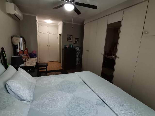 4 Bedroom House For Sale in Vaalpark