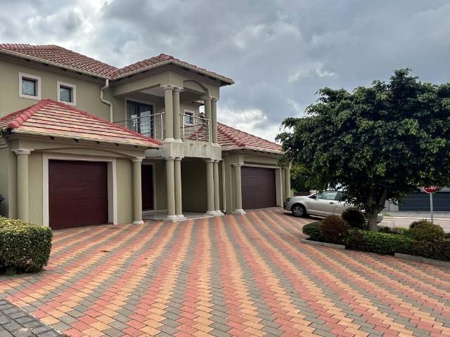 4 Bedroom House For Sale in Valley View Estate