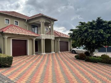 4 Bedroom House For Sale in Valley View Estate