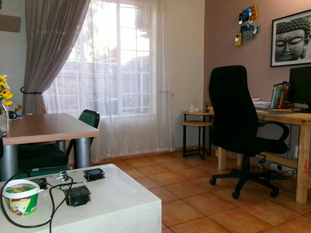 4 Bedroom House For Sale in Van Riebeeck Park