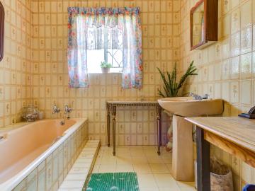 4 Bedroom House For Sale in Van Riebeeck Park