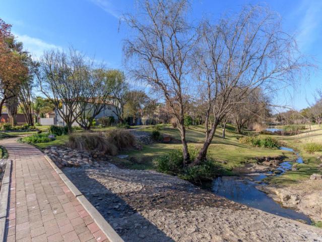 4 Bedroom House For Sale in Van Riebeeck Park
