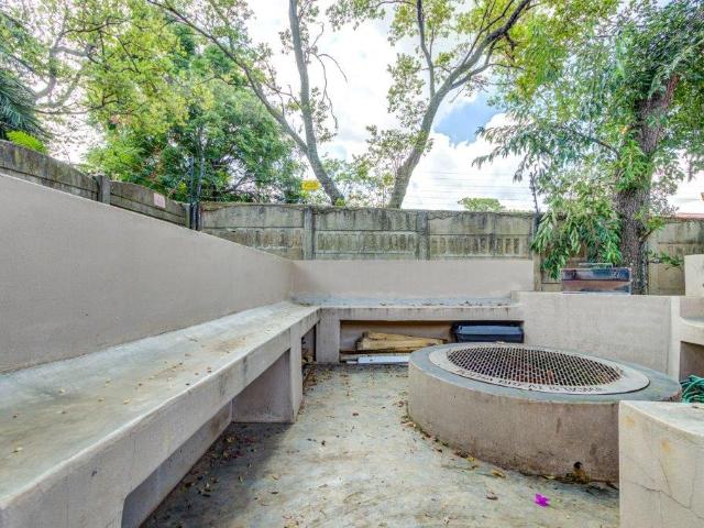 4 Bedroom House For Sale in Van Riebeeck Park