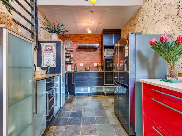 4 Bedroom House For Sale in Van Riebeeck Park