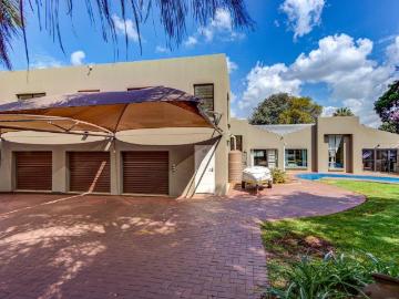 House for sale in Van Riebeeck Park - Patio