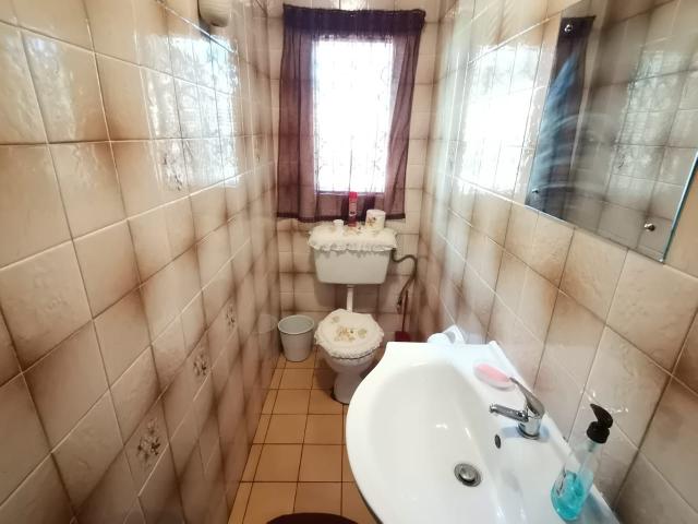 4 Bedroom House For Sale in Vanderbijlpark SE 3