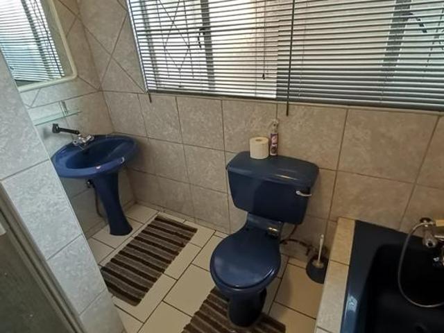 4 Bedroom House For Sale in Vanderbijlpark SE 3