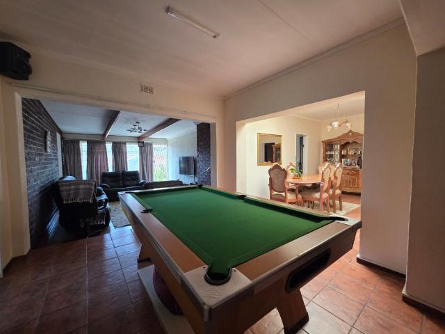 4 Bedroom House For Sale in Vanderbijlpark SE 1