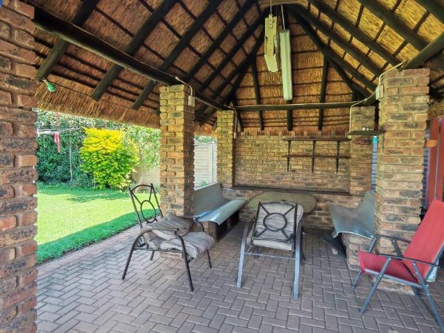 4 Bedroom House For Sale in Vanderbijlpark SE 2
