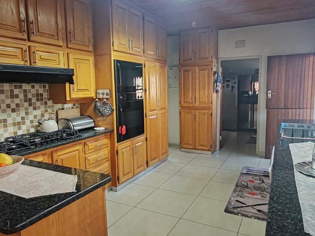 4 Bedroom House For Sale in Vanderbijlpark SE 7