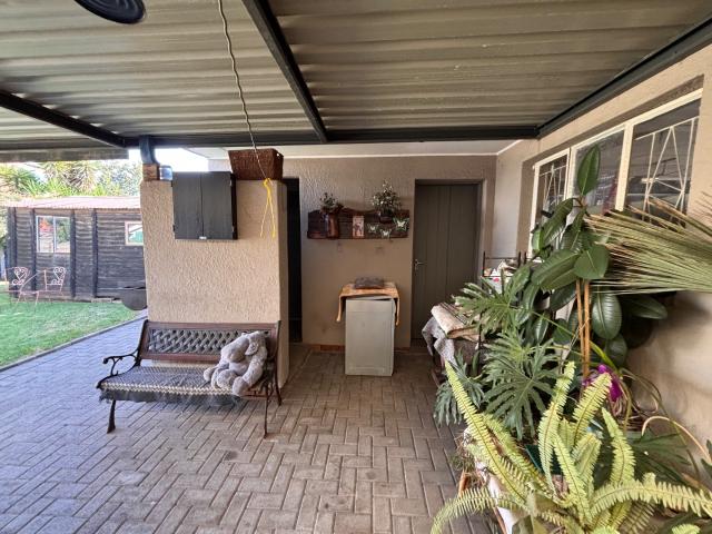 4 Bedroom House For Sale in Vanderbijlpark SE 7