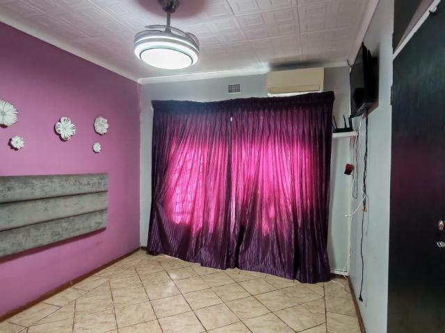 4 Bedroom House For Sale in Vanderbijlpark SE 4