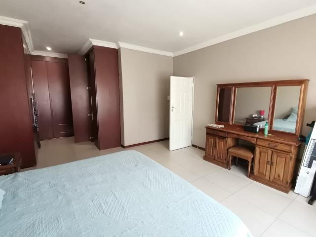 4 Bedroom House For Sale in Vanderbijlpark SE 8