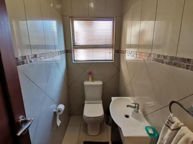 4 Bedroom House For Sale in Vanderbijlpark SE 8