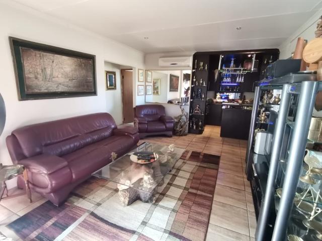 4 Bedroom House For Sale in Vanderbijlpark SW 1