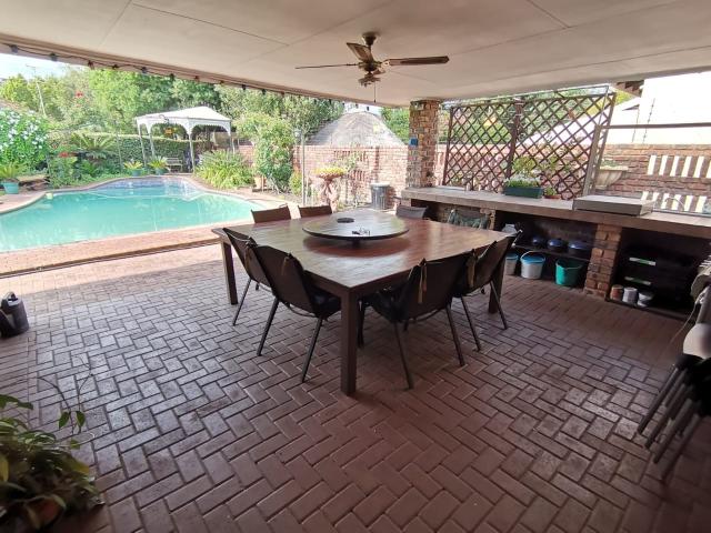4 Bedroom House For Sale in Vanderbijlpark SW 2