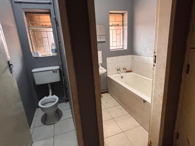 4 Bedroom House For Sale in Vanderbijlpark SW 5