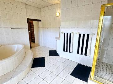 4 Bedroom House For Sale in Vanderbijlpark SW 5