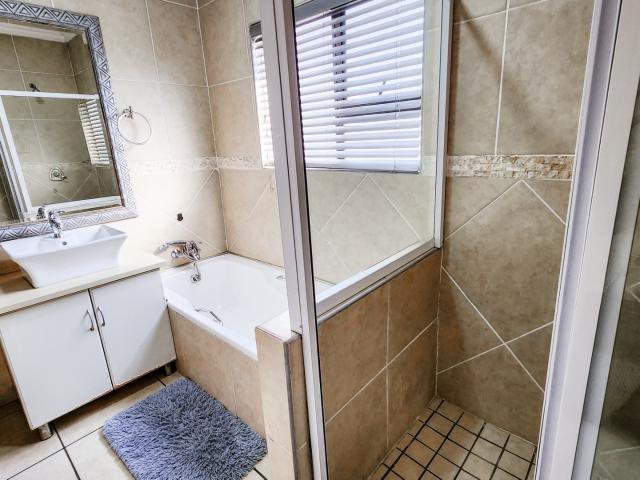 4 Bedroom House For Sale in Vanderbijlpark SW 5