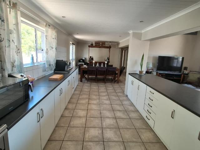 4 Bedroom House For Sale in Velddrif