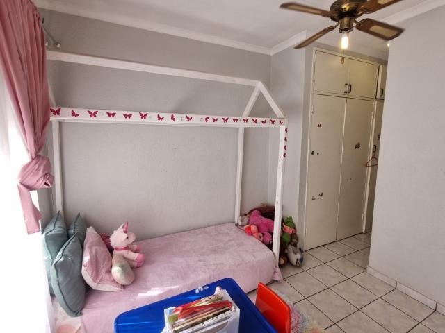 4 Bedroom House For Sale in Verwoerdpark