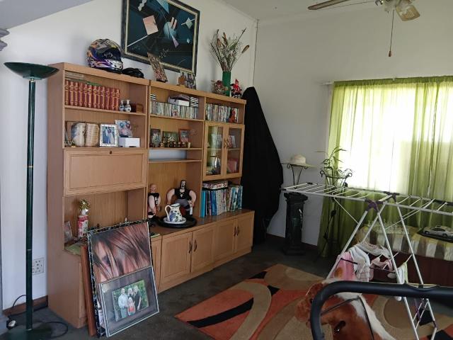 4 Bedroom House For Sale in Verwoerdpark