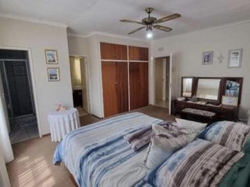 4 Bedroom House For Sale in Verwoerdpark