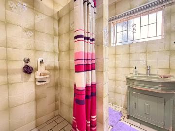 4 Bedroom House For Sale in Zakariyya Park