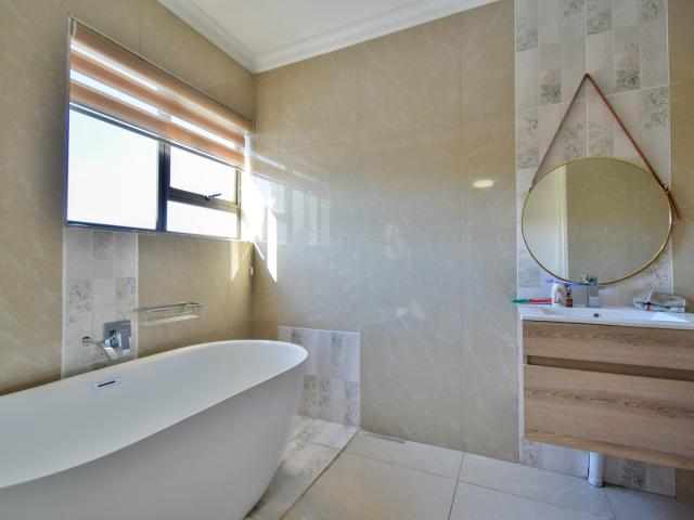 4 Bedroom House For Sale in Zambezi Manor Lifestyle Estate