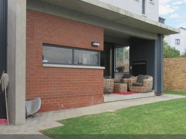 4 Bedroom House For Sale in Zandspruit