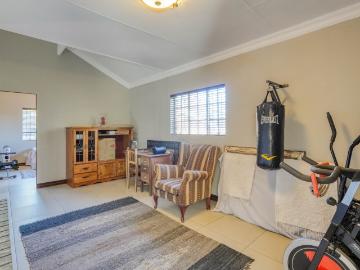 4 Bedroom House For Sale in Zwartkop