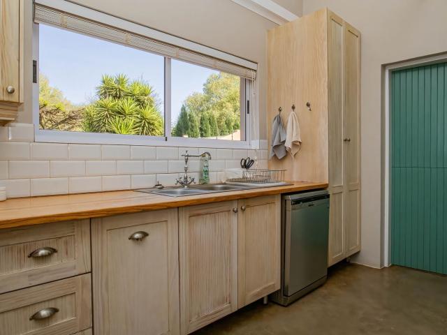 4 Bedroom House For Sale in Zwavelpoort AH