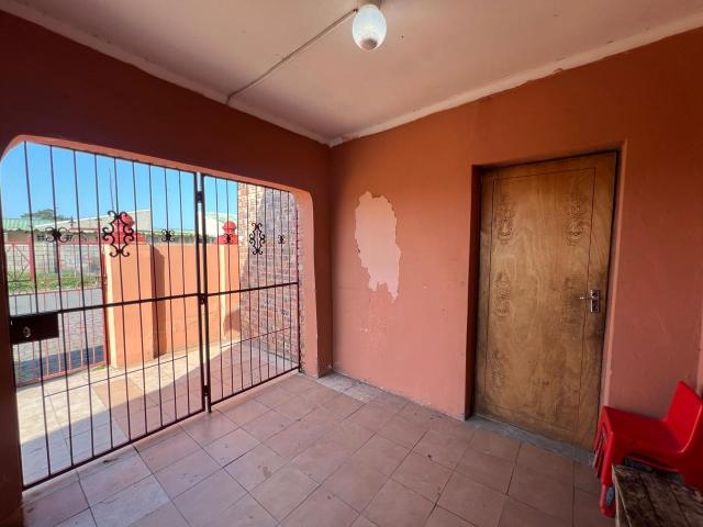 4 Bedroom House For Sale in Zwide