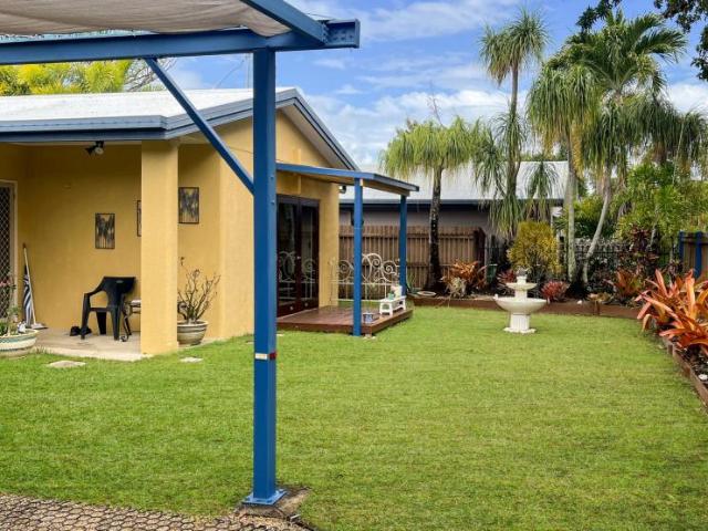 4 Bedroom House KEWARRA BEACH QLD 105627016