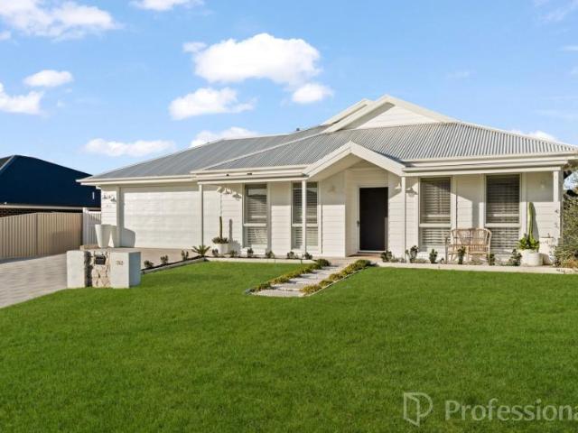 4 Bedroom House Kelso NSW 105995606