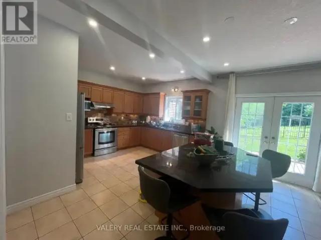 4 Bedroom House Kitchener ON 104142795