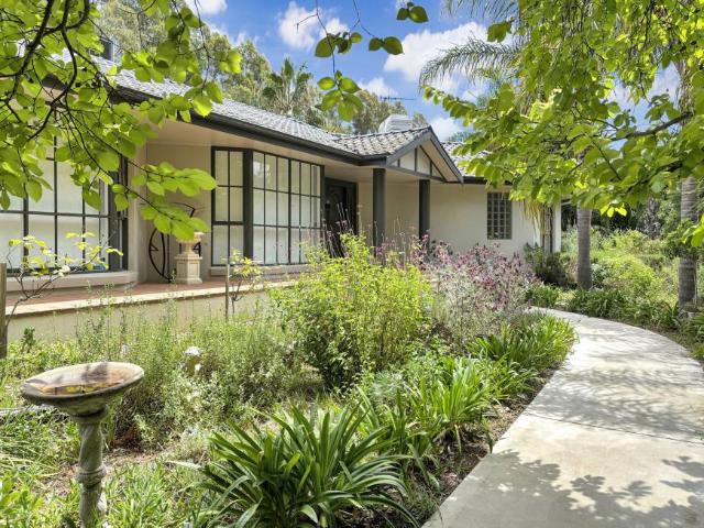 4 Bedroom House KIALLA VIC 104954871