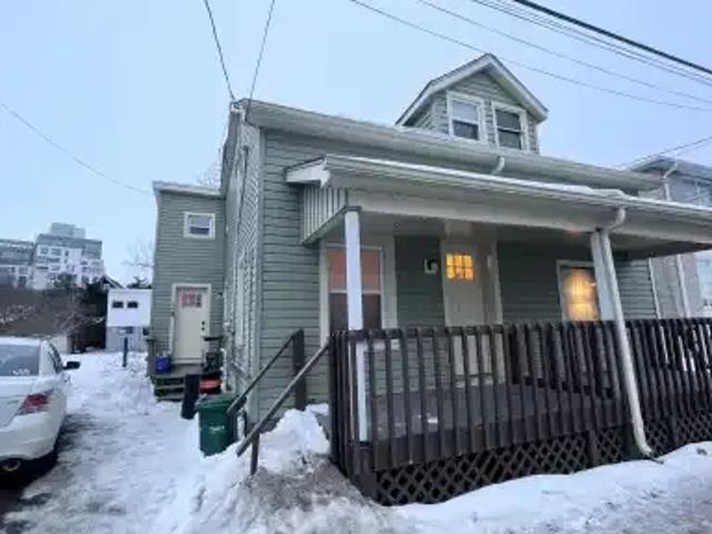 4 Bedroom House Kingston ON LS103879240