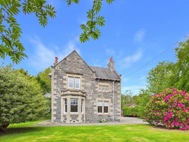 4 Bedroom House Kingussie Kingussie LS102658714