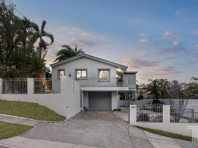 4 Bedroom House Holland Park QLD 105951325