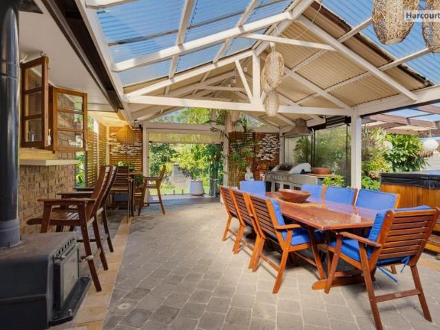 4 Bedroom House Hallett Cove SA 106009357