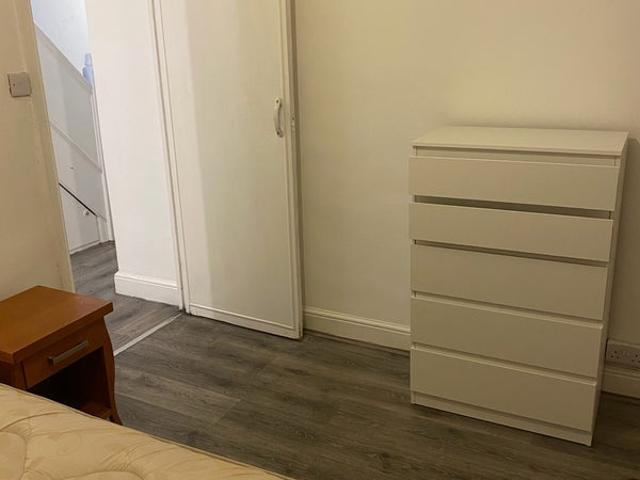 4 bedroom House in Cowley