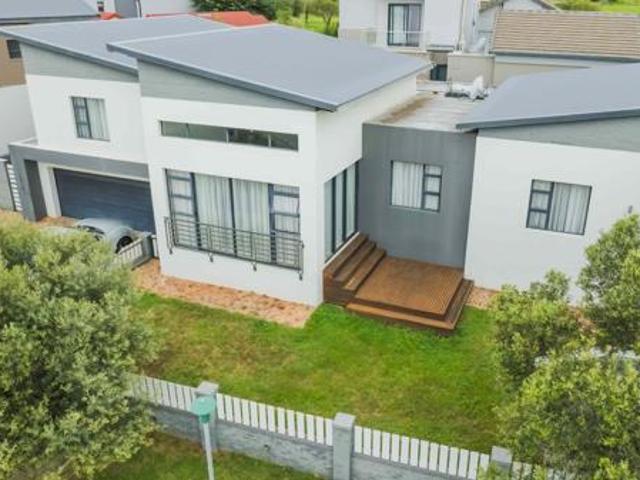 4 Bedroom House in Copperleaf