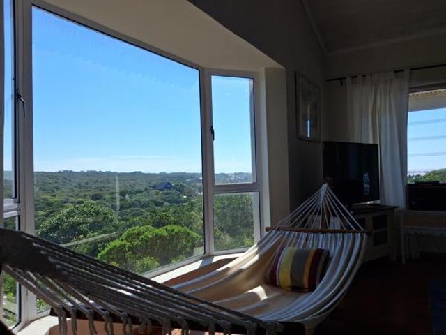 4 Bedroom House in Cape St Francis