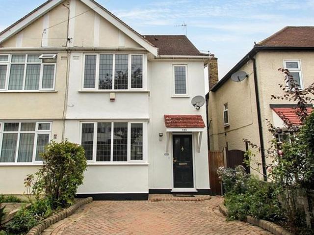 4 bedroom house in Chigwell