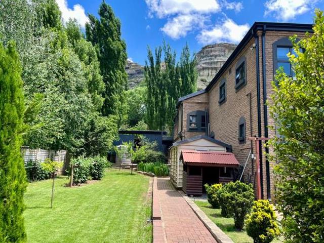 4 Bedroom House in Clarens