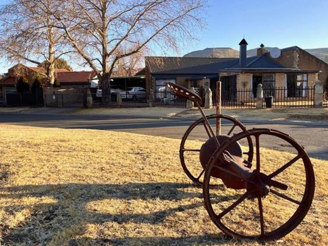 4 Bedroom House in Clarens