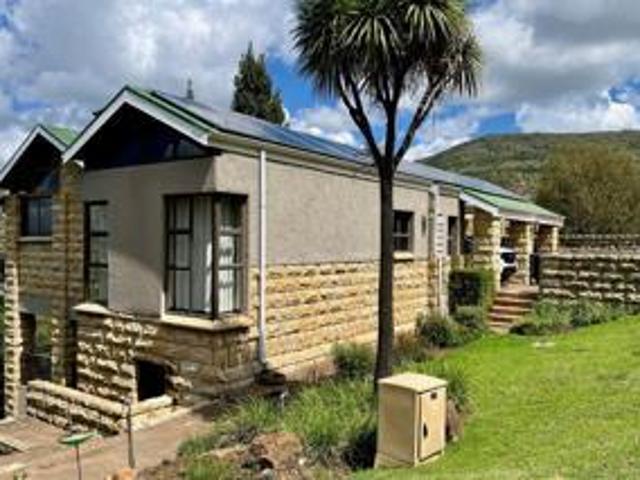 4 Bedroom House in Clarens Golf And Trout Estate