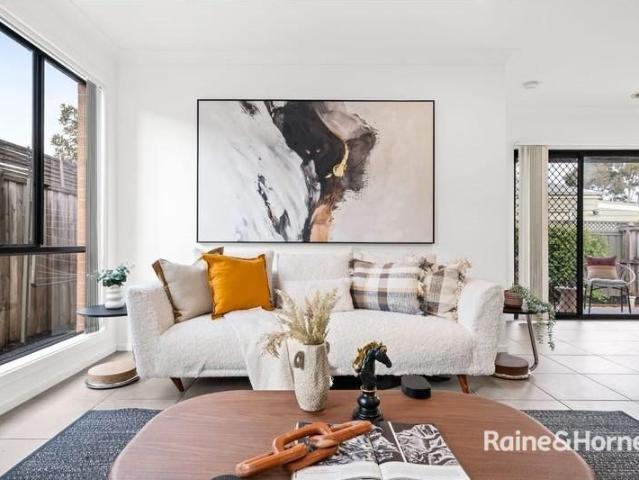 4 Bedroom house in Cranbourne East!