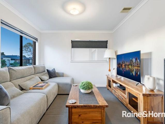 4 bedroom house in Cranbourne East